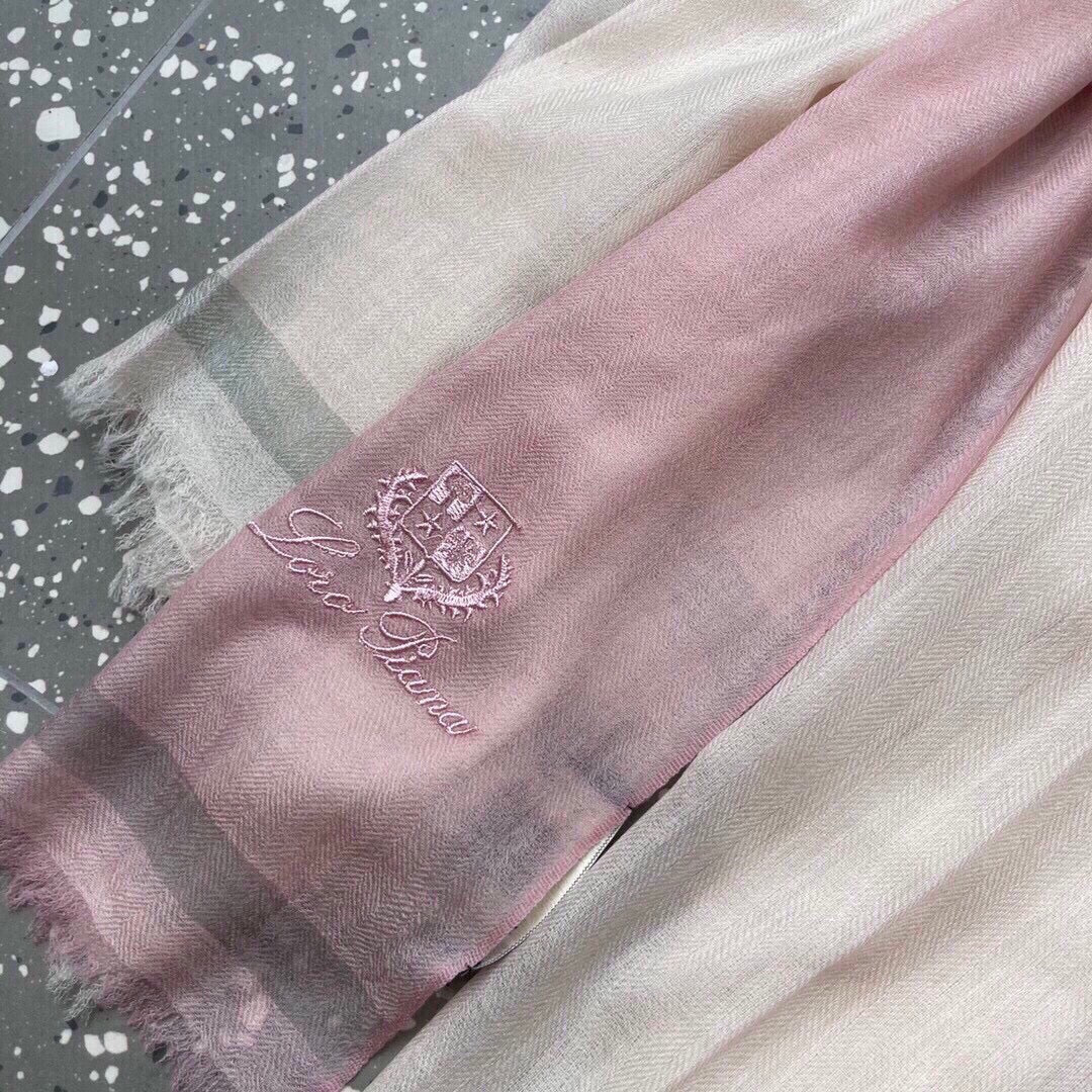 LP Quadrata Rainbow Scarf 200 CM In Beige Mix Light Pink Cashmere Silk 670019