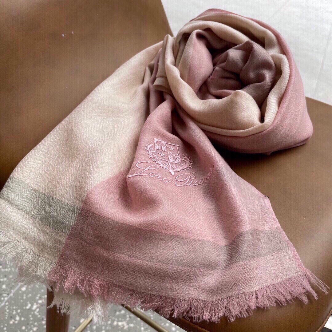 LP Quadrata Rainbow Scarf 200 CM In Beige Mix Light Pink Cashmere Silk 670019