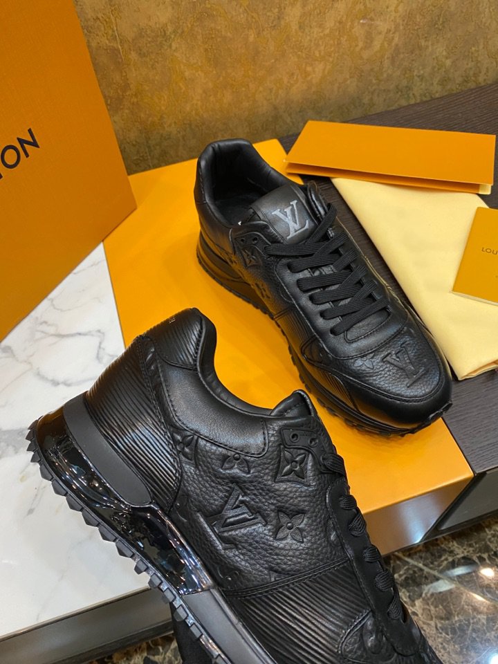 LV RUN AWAY BLACK