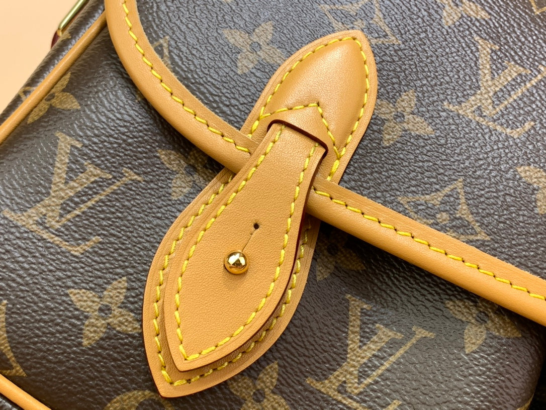 LV Gibeciere 28cm Brown Monogram Canvas 205872