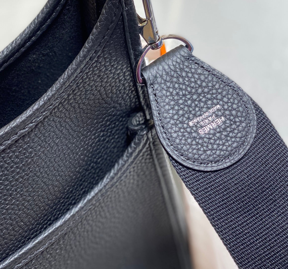 Evelyne 29cm Navy Togo Shw
