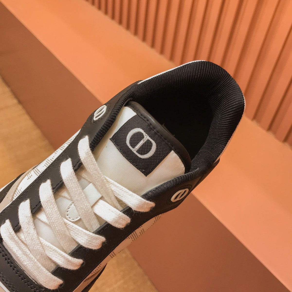 CD B27 LOW-TOP SNEAKER BLACK-WHITE MESH CALFSKIN