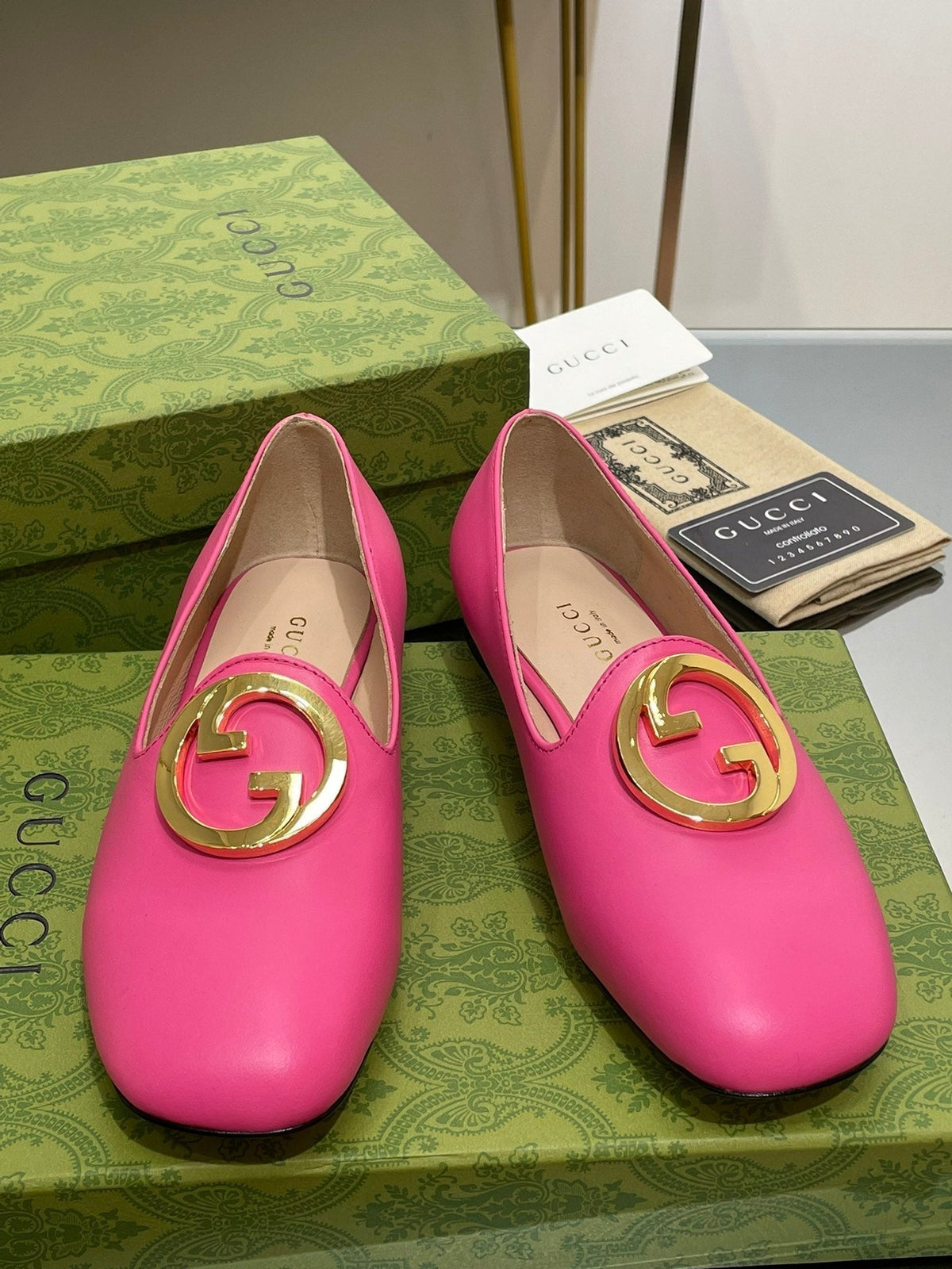 BLONDIE LOGO-PLAQUE LOAFERS IN BRIGHT PINK CALFSKIN