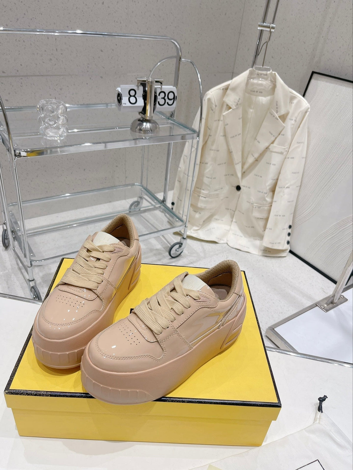 FENDI LOW-TOP TRAINER IN TAN BEIGE CALFSKIN