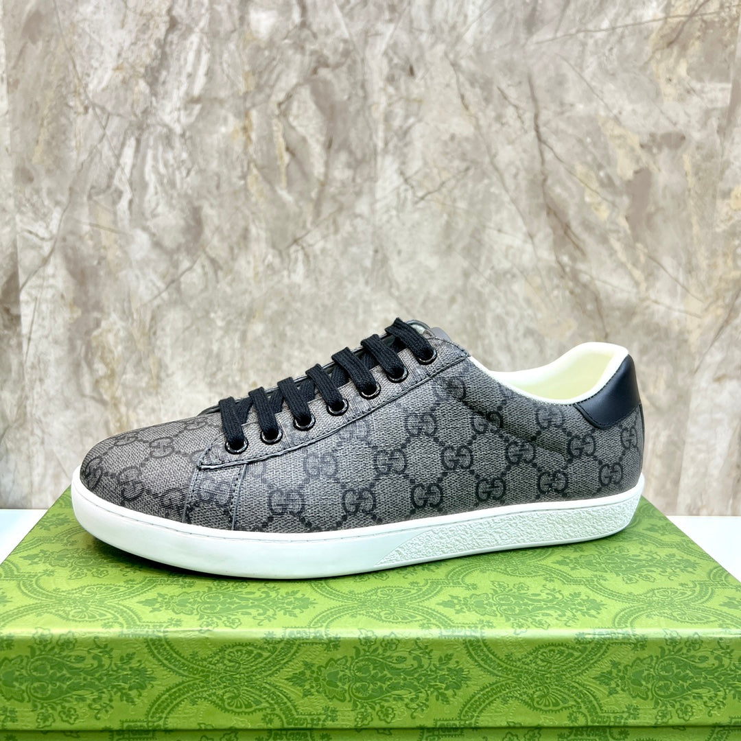 GG Men's Supreme Sneaker Black Canvas 525926