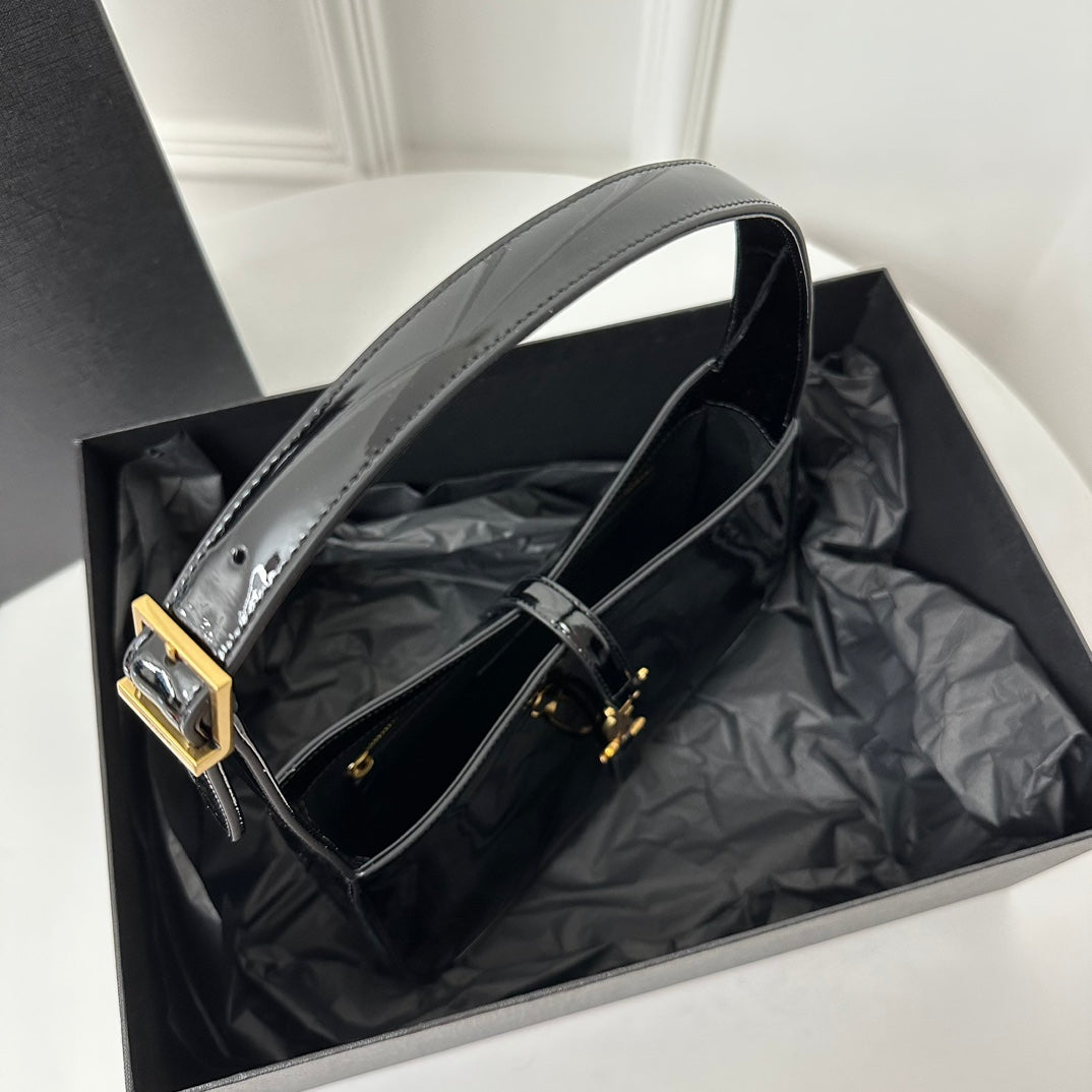 Le 5 a 7 24 Black Shiny Lambskin Ghw