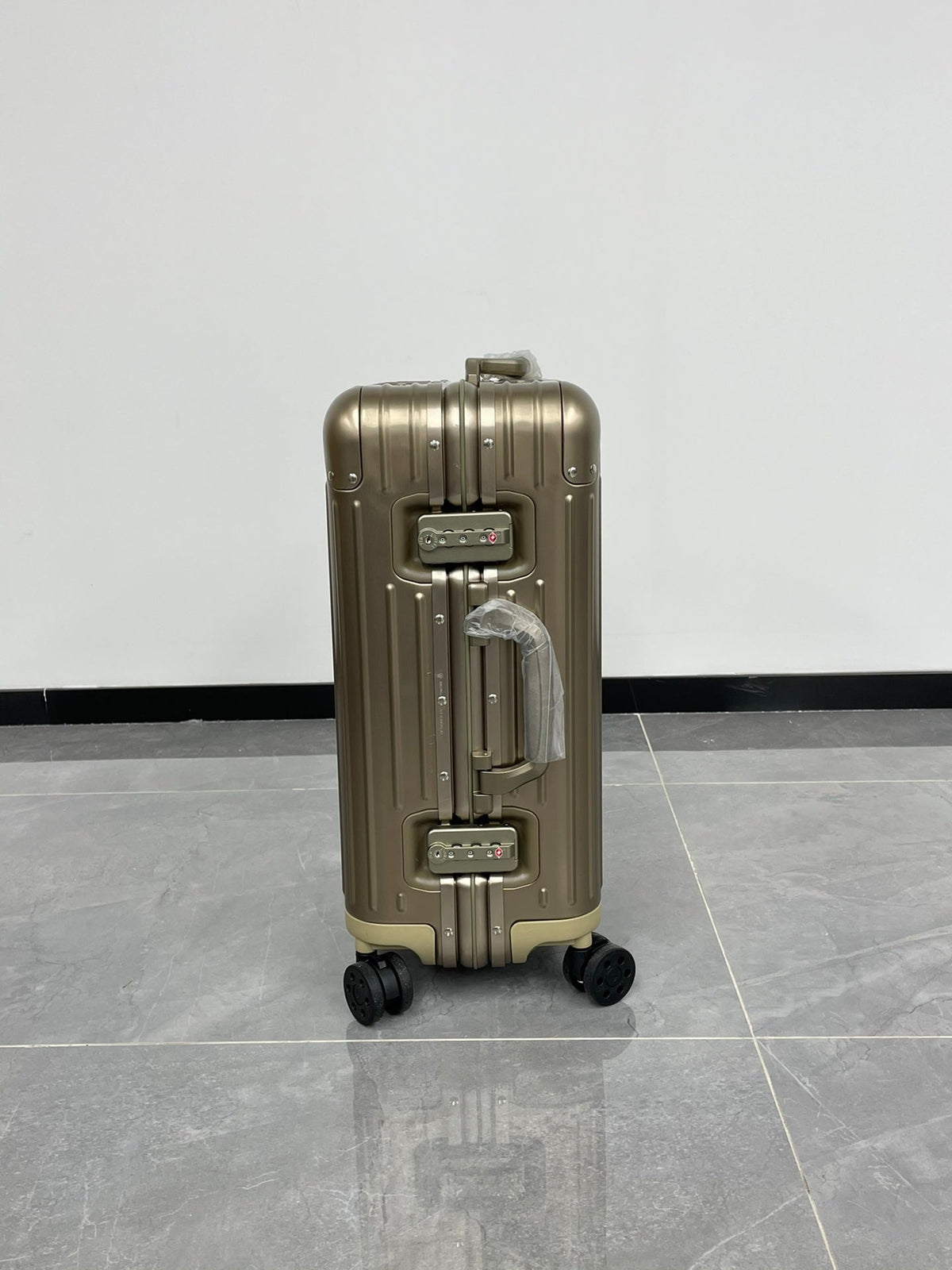 Rimowa 2025 Titanium Gold Aluminum 273830