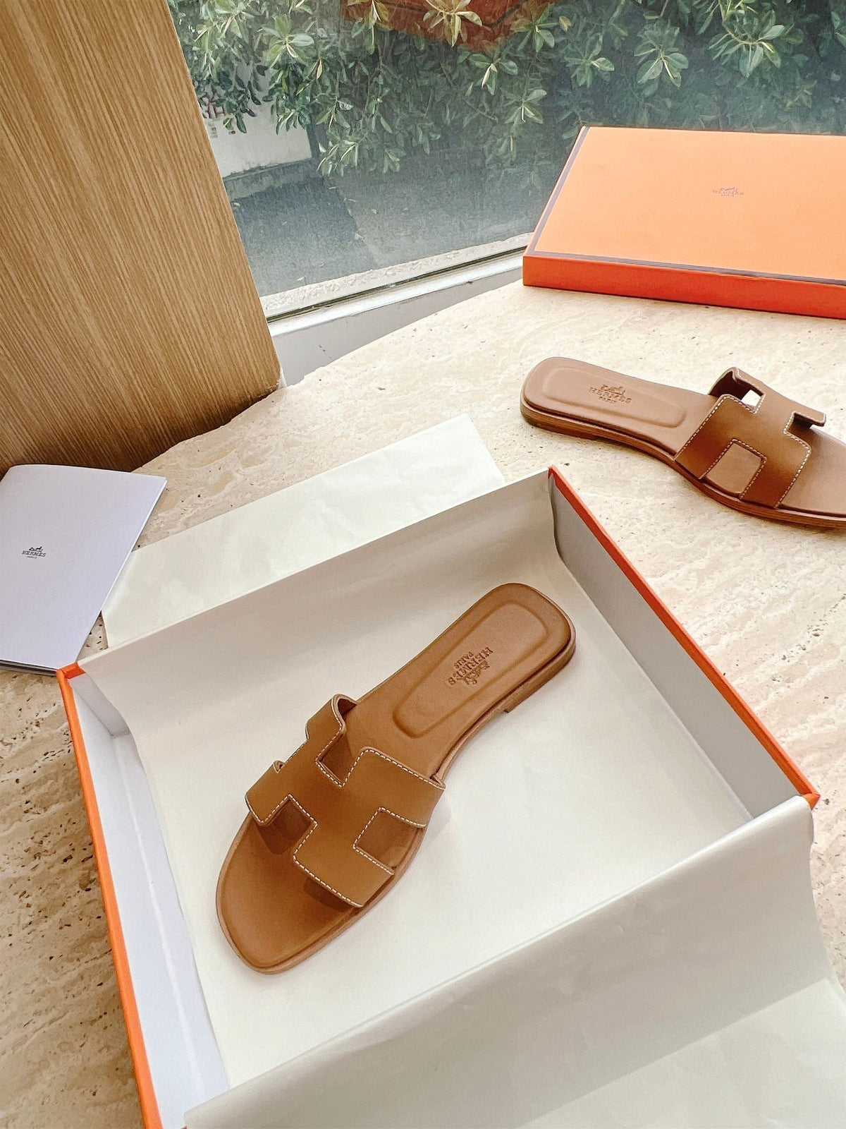HM 25 Oran Sandal Gold Calfskin