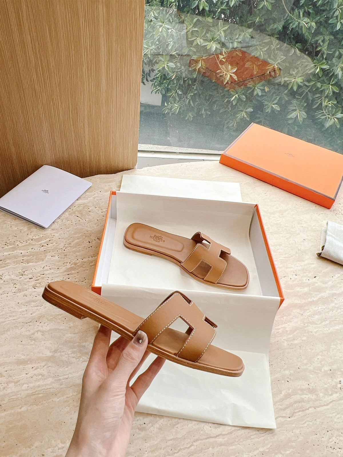 HM 25 Oran Sandal Gold Calfskin