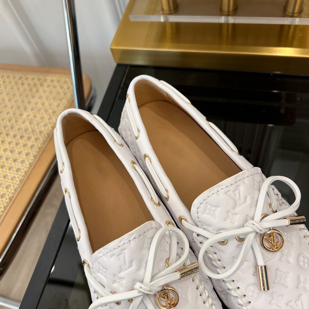 LV GLORIA FLAT LOAFER LOGO STAMPING WHITE