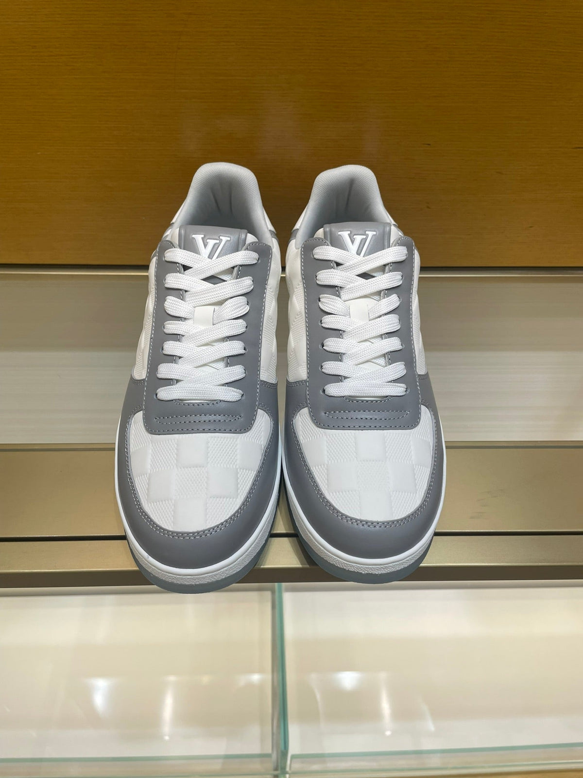 LV RIVOLI SNEAKER MEN GREY WHITE