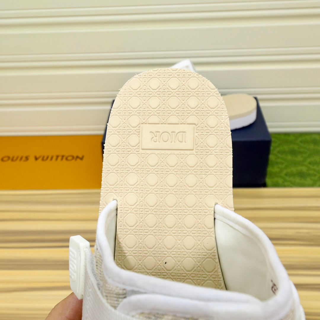 CD ALPHA SANDAL WHITE AND BEIGE JACQUARD
