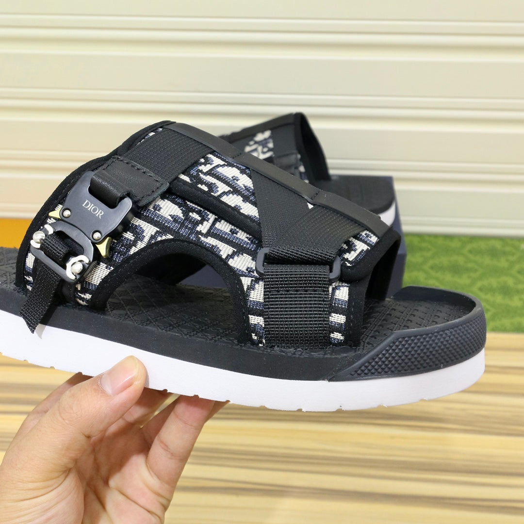 CD ALPHA SANDAL BLACK AND WHITE JACQUARD