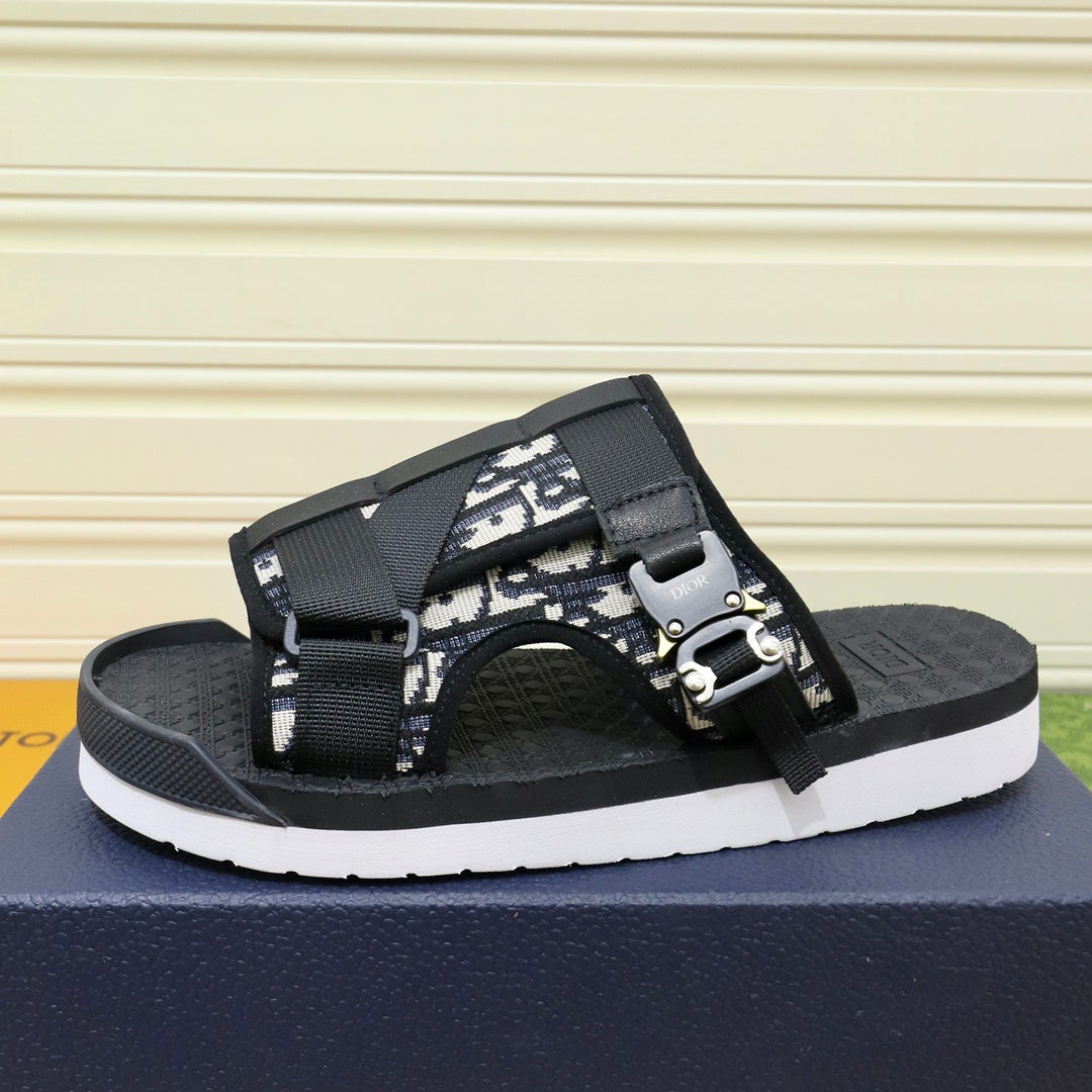 CD ALPHA SANDAL BLACK AND WHITE JACQUARD
