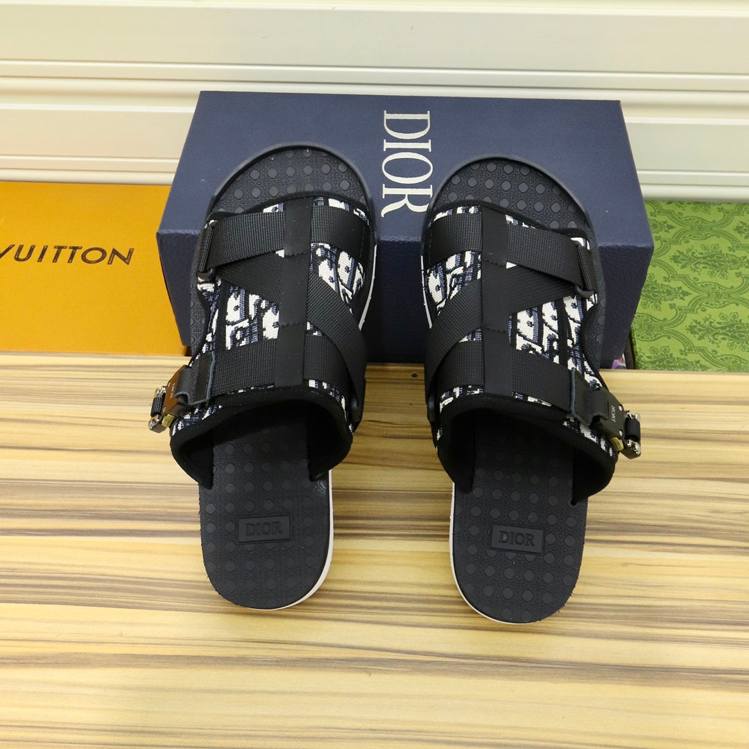 CD ALPHA SANDAL BLACK AND WHITE JACQUARD