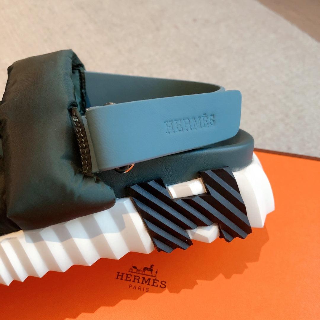 HM ELECTRIC SANDAL SPRUCE FABRIC AND CALFSKIN