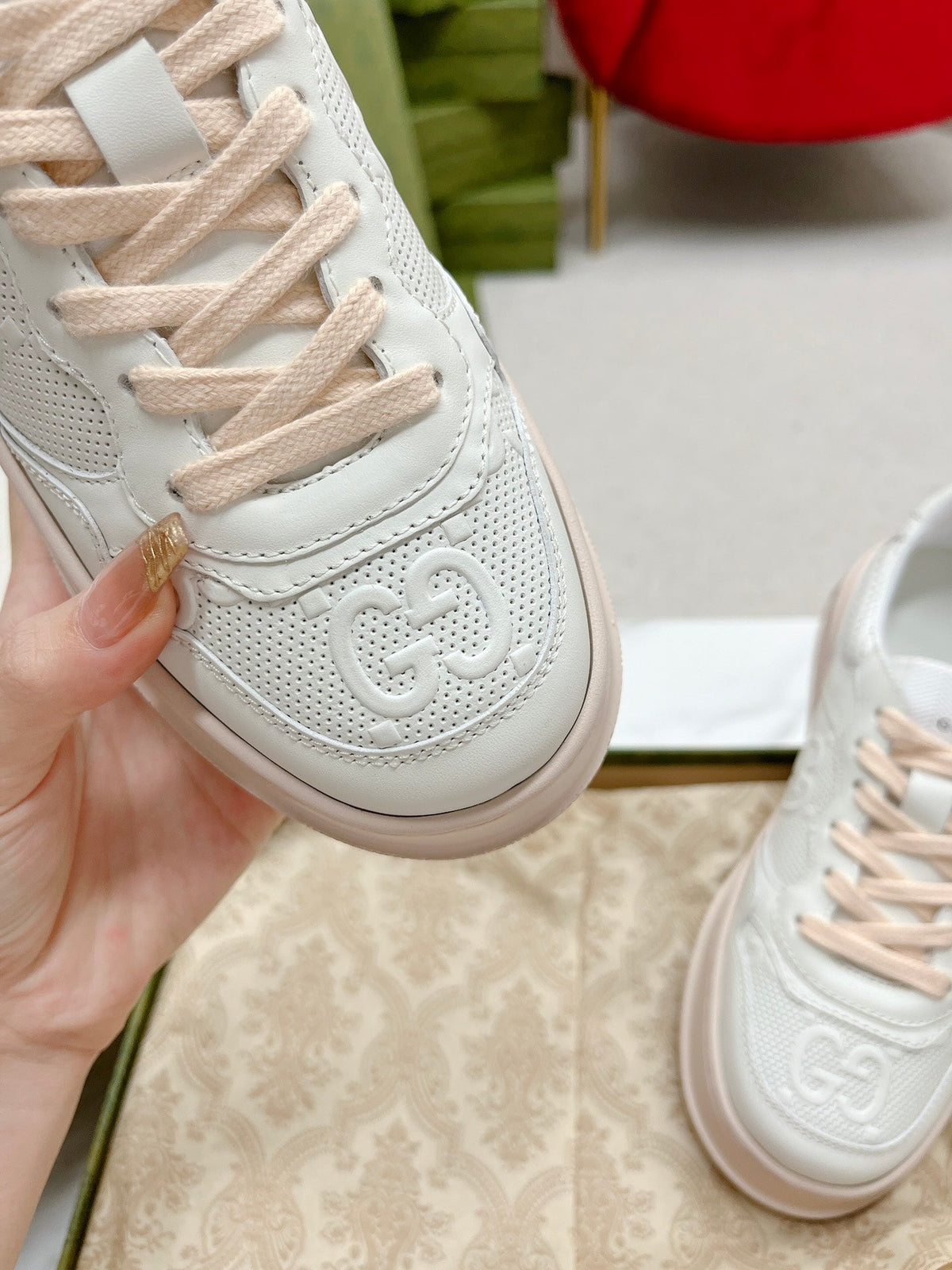 GG EMBOSSED TRAINER WHITE AND PASTEL PINK CALFSKIN