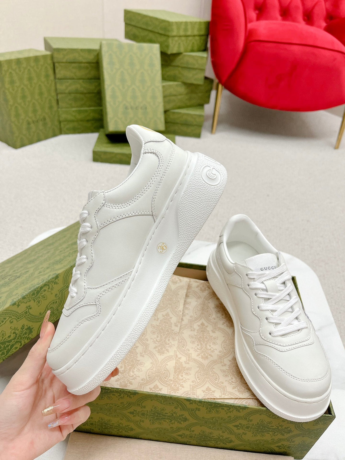 GG TRAINER WHITE CALFSKIN