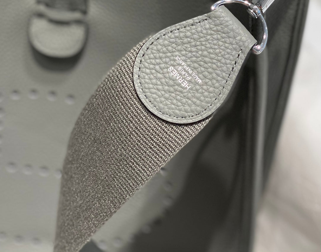 Evelyne 29cm Grey Togo Shw