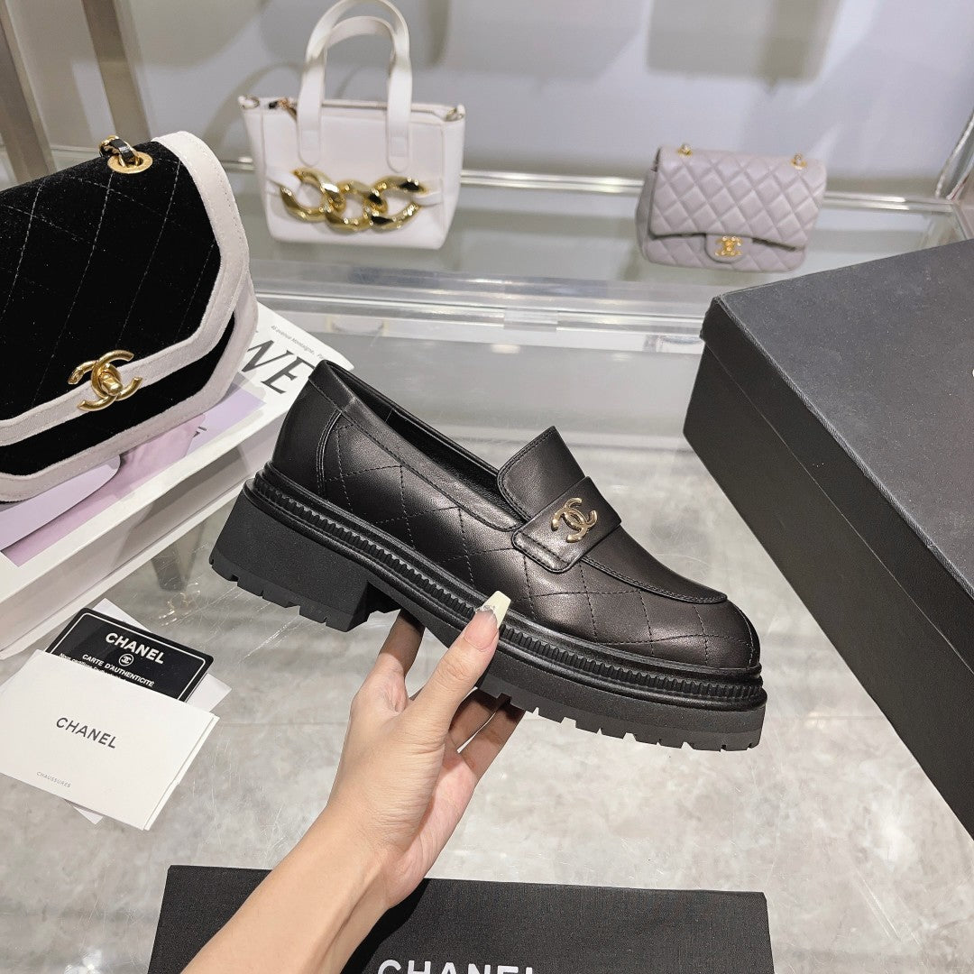 CC Moccasins 45mm Black Lambskin