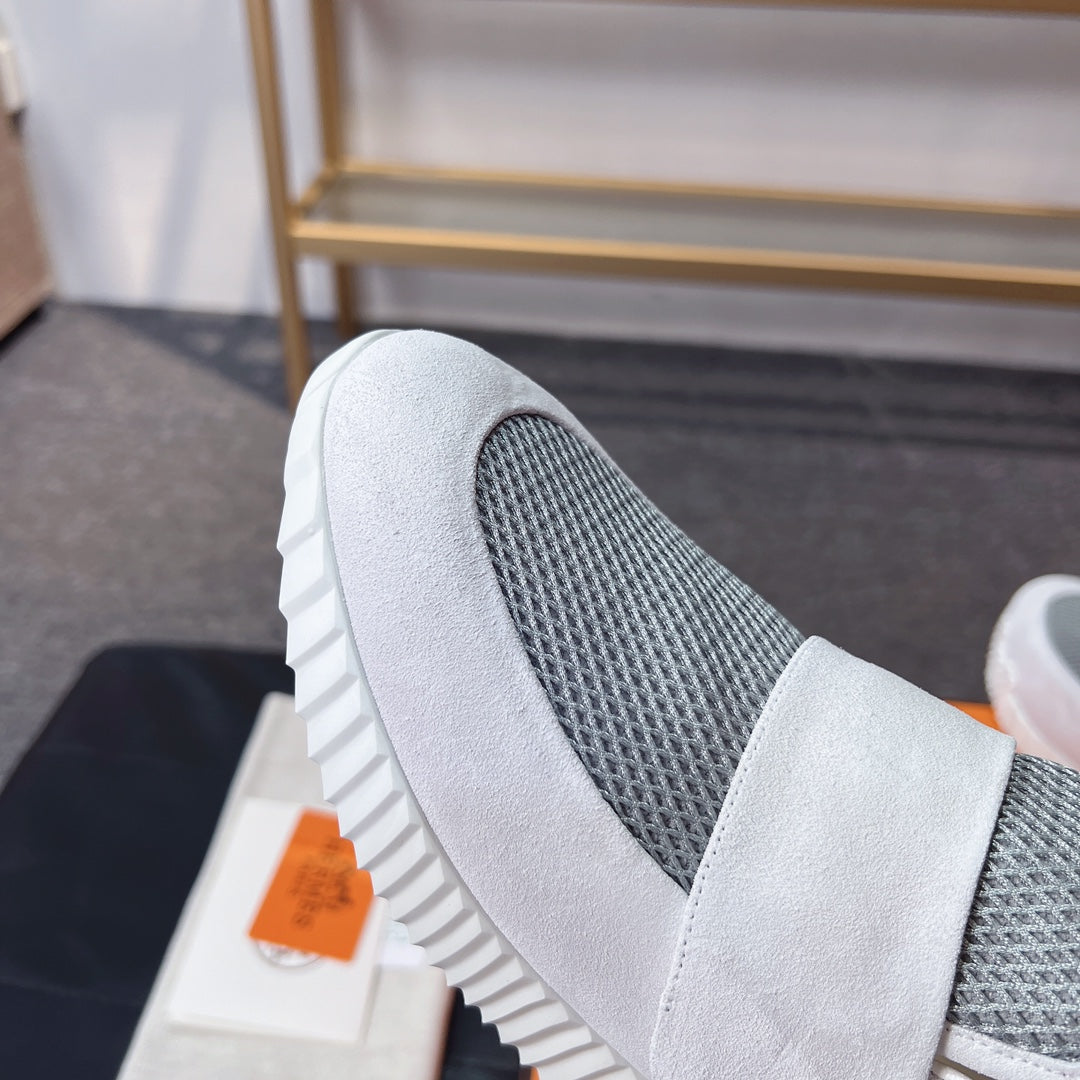 HM H Snesker Light Gray Suede Goatskin And Knit