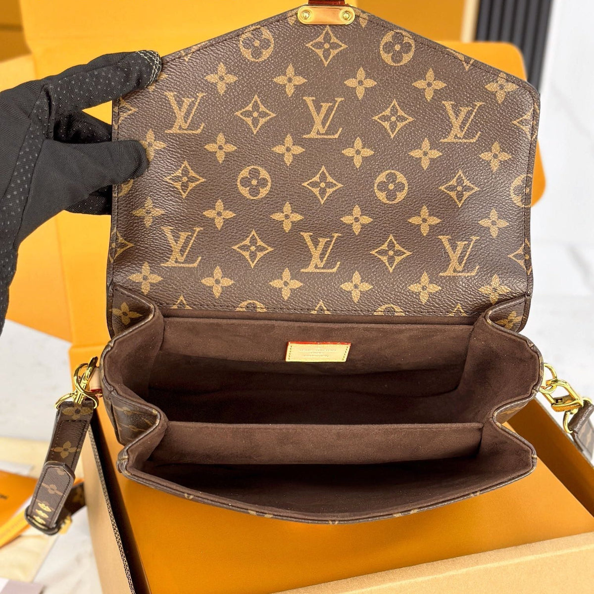LV Pochette Metis Brown Monogram Reverse Canvas 204263
