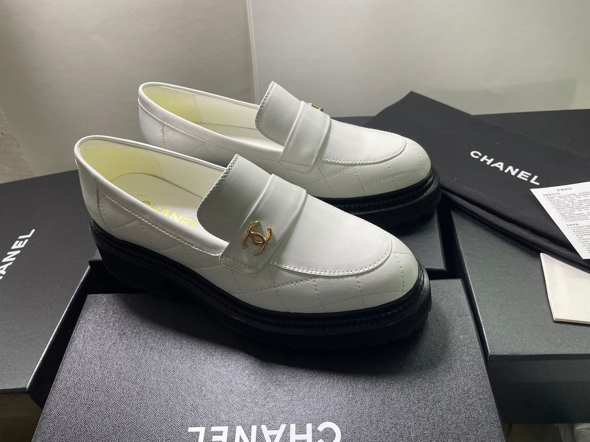 CC Moccasins 45mm White Lambskin