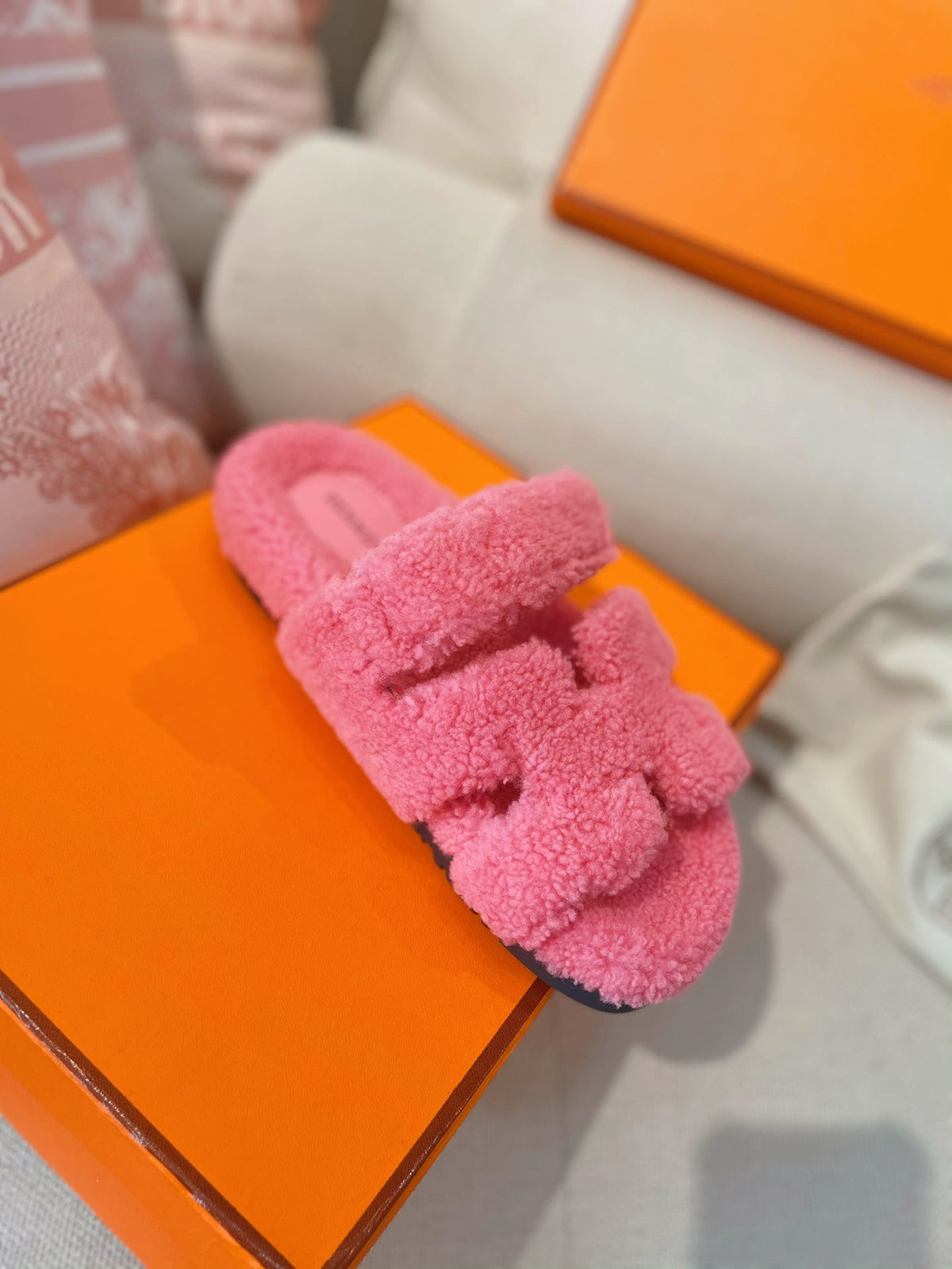 chypre sandal pink lamb wool
