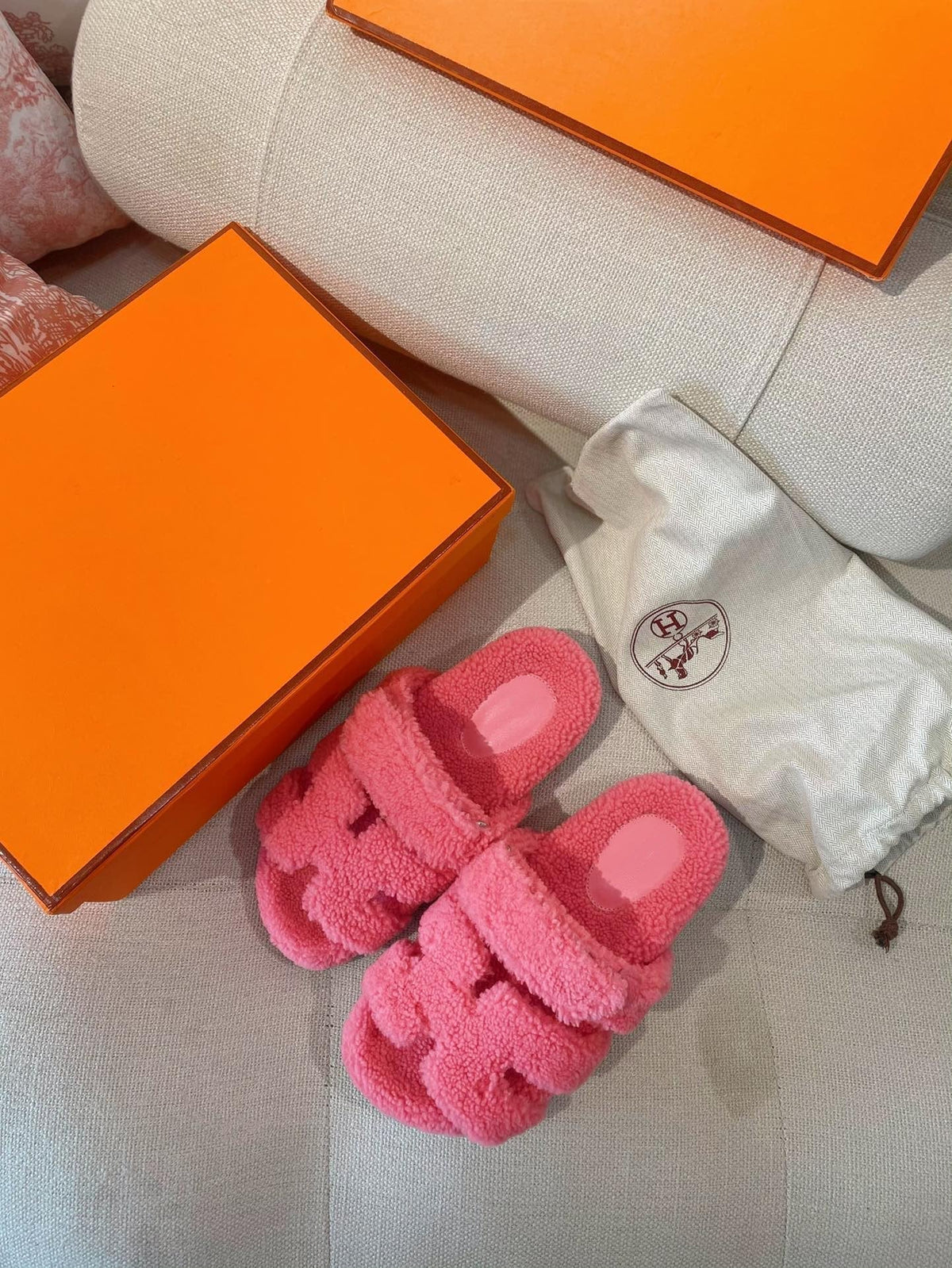 chypre sandal pink lamb wool