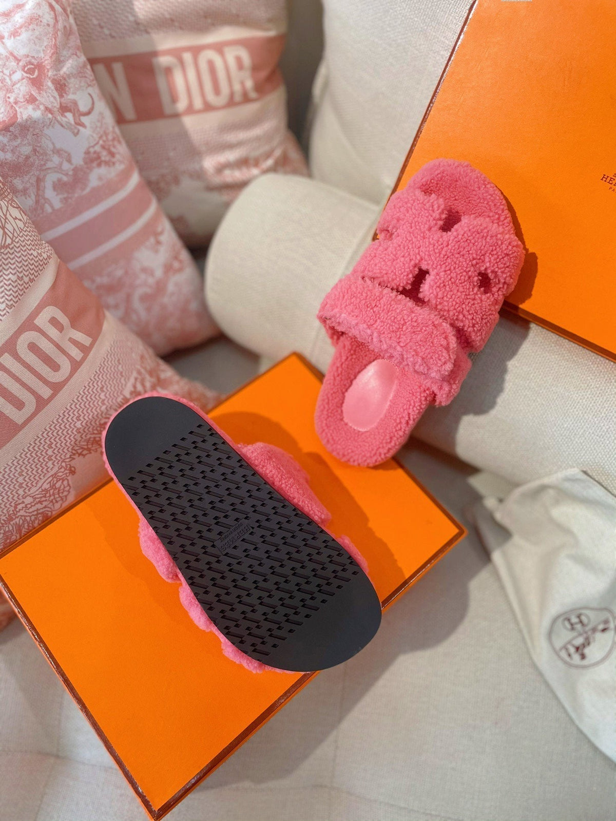 chypre sandal pink lamb wool