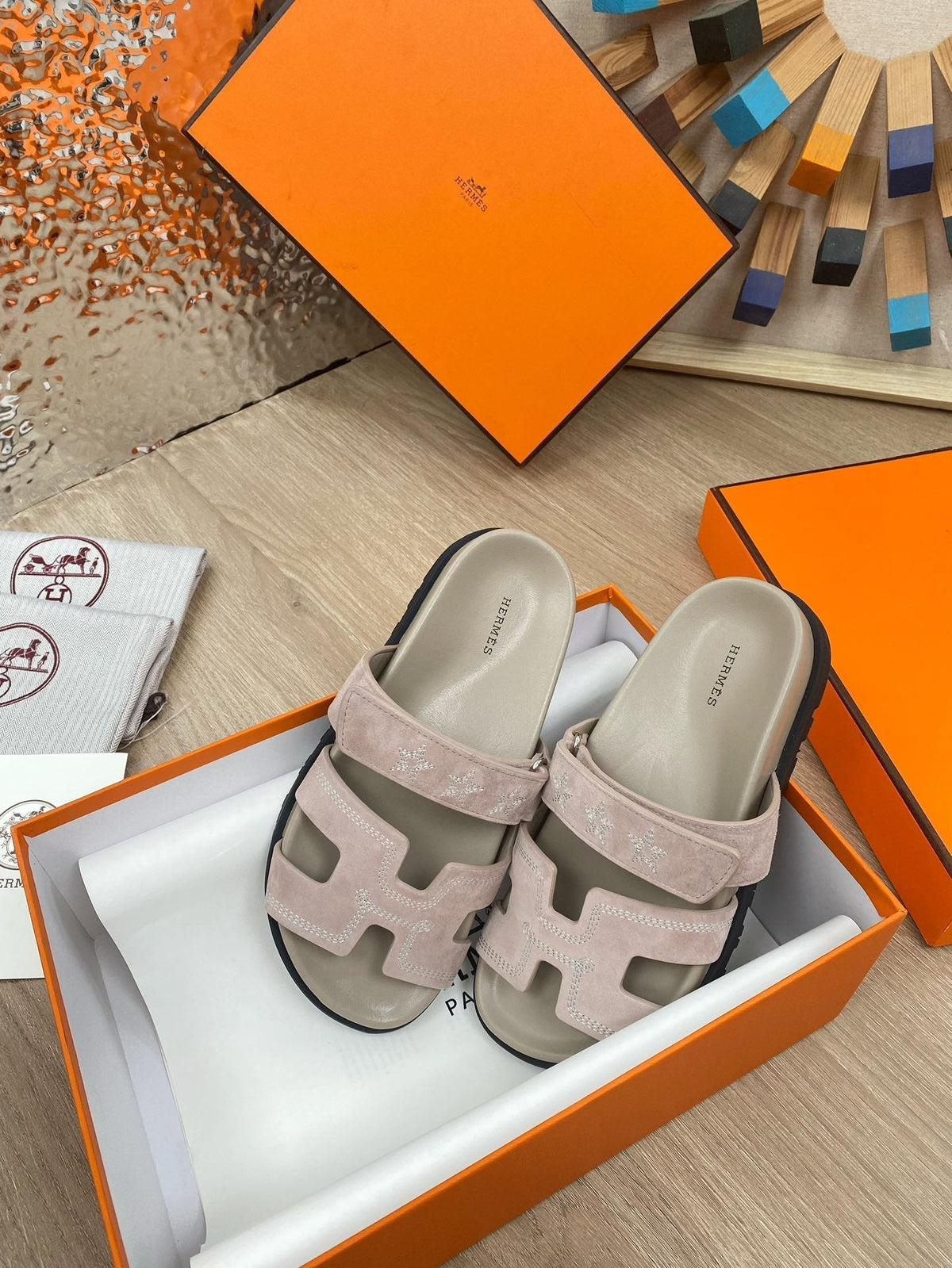 chypre sandal pinkish beige suede calfskin white thread embroidered
