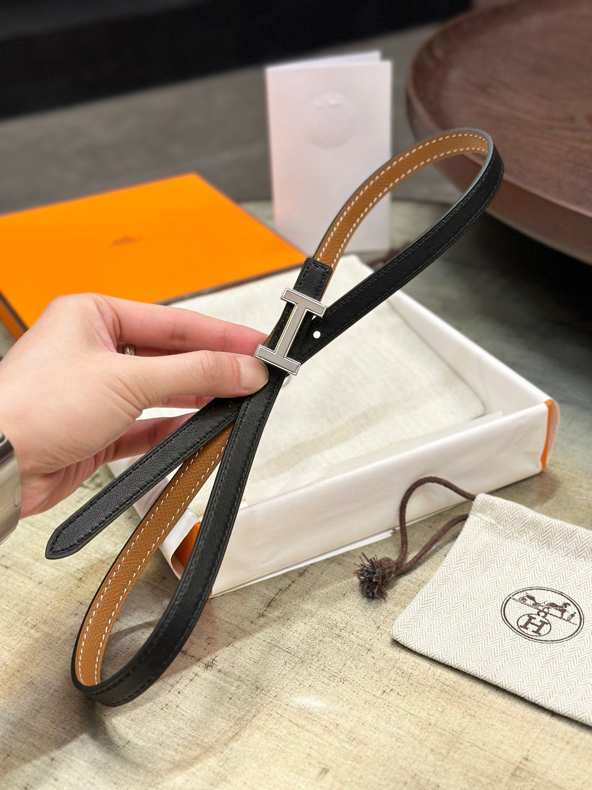 HM FOCUS BUCKLE & REVERSIBLE TAWNY BROWN AND BLACK LEATHER STRAP 13MM SILVER HARDWARE