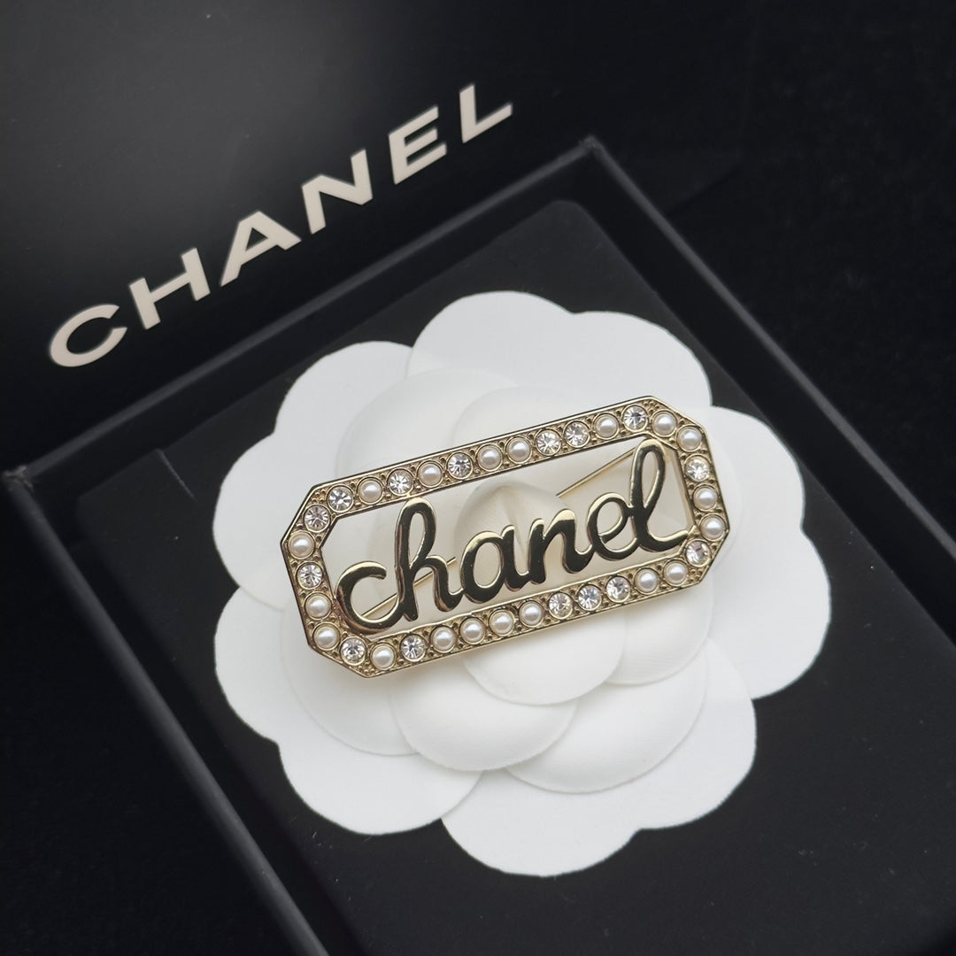 CC Brooch Gold 182072