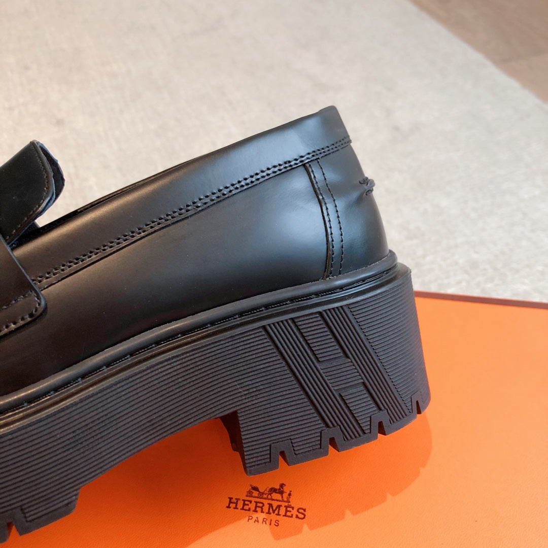 HM HITCH LOAFER BLACK CALFSKIN
