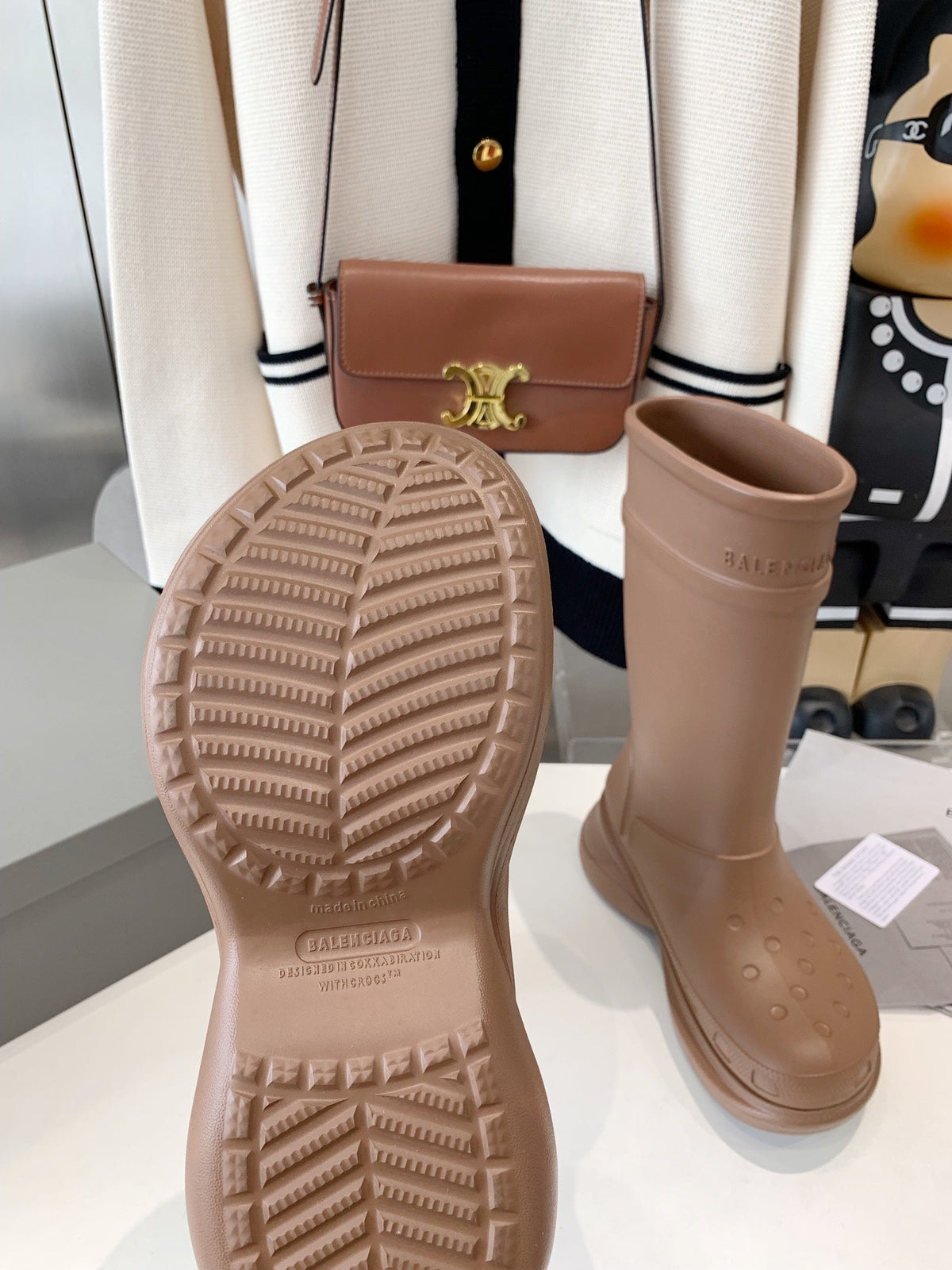 CROCS BOOTS IN BROWN RUBBER