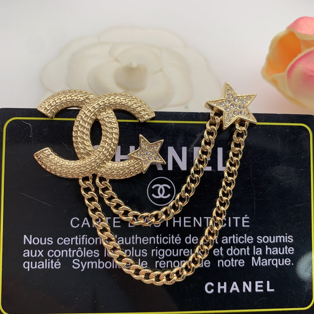 CC Brooch Gold 182874