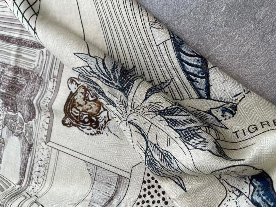Square Scarf 140 CM In Black Mix White Silk 385353