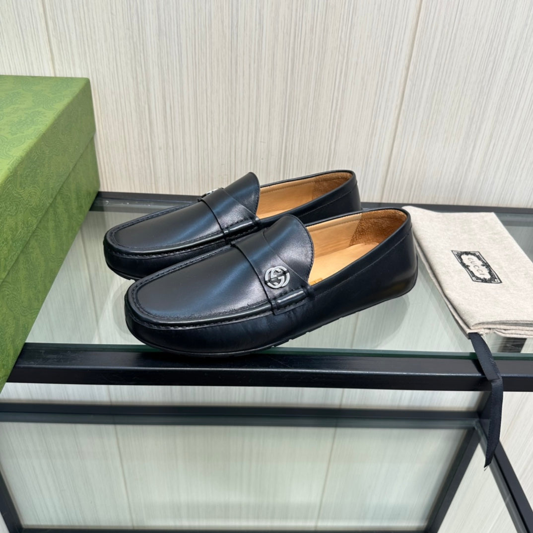 GG Men's Interlocking G Loafer Black Cowhide 165489