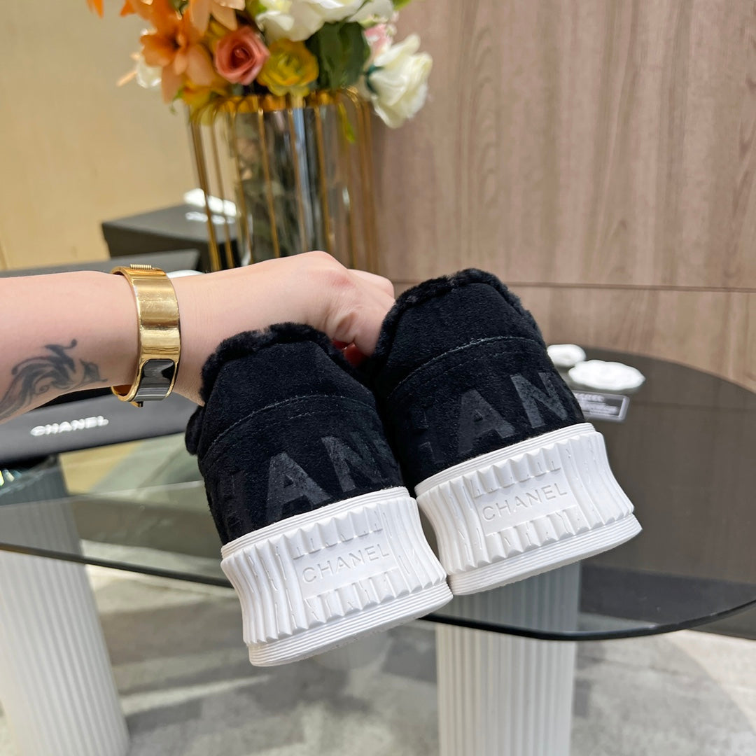 CC Sneaker Black Suede With Fleece Lining 944565
