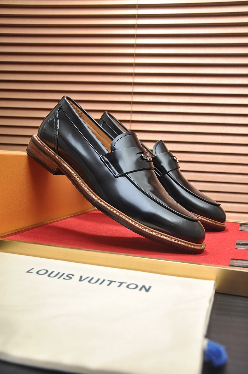 LV FLEX LOAFER IN GLOSSY BLACK CALFSKIN
