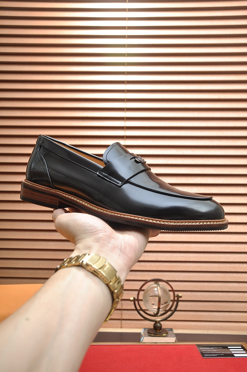 LV FLEX LOAFER IN GLOSSY BLACK CALFSKIN