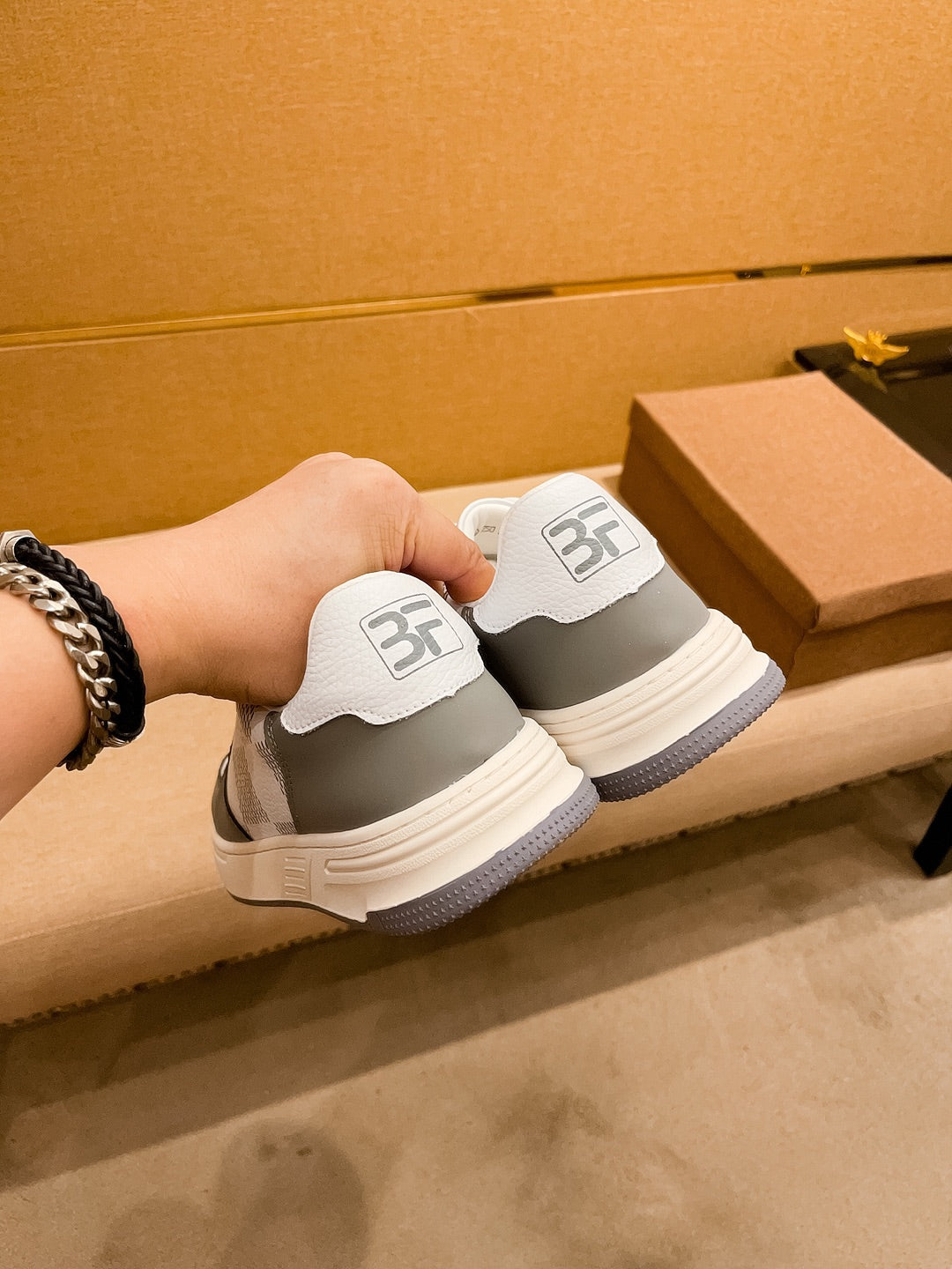 LV BEVERLY SNEAKER WHITE GREY
