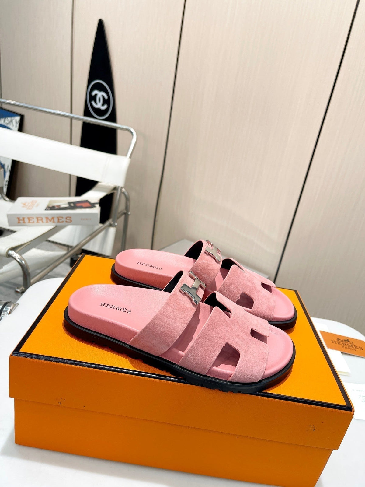 HM CHYPRE SANDAL LIGHT PINK WITH H-BUCKLE SUEDE