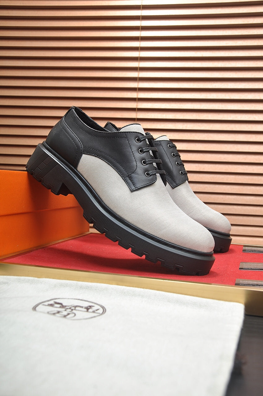 HM DANIEL TRAMPING SHOE BLACK AND CREAM BREATHABLE FABRIC