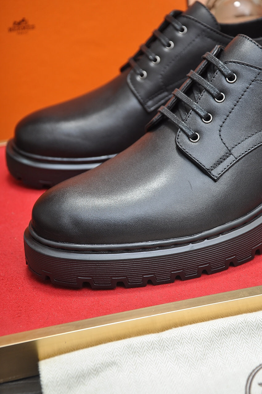 HM DANIEL TRAMPING SHOE BLACK CALFSKIN