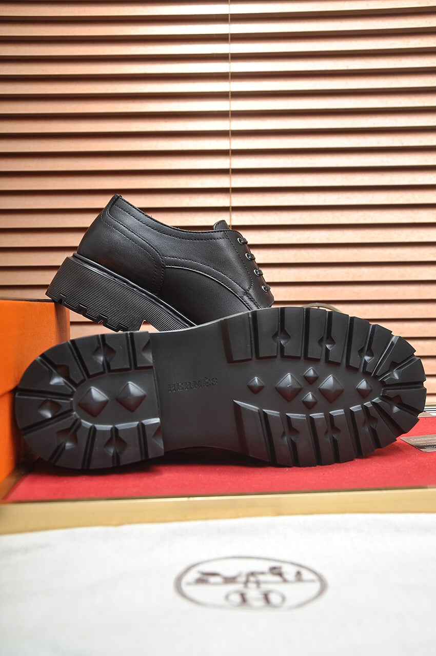 HM DANIEL TRAMPING SHOE BLACK CALFSKIN