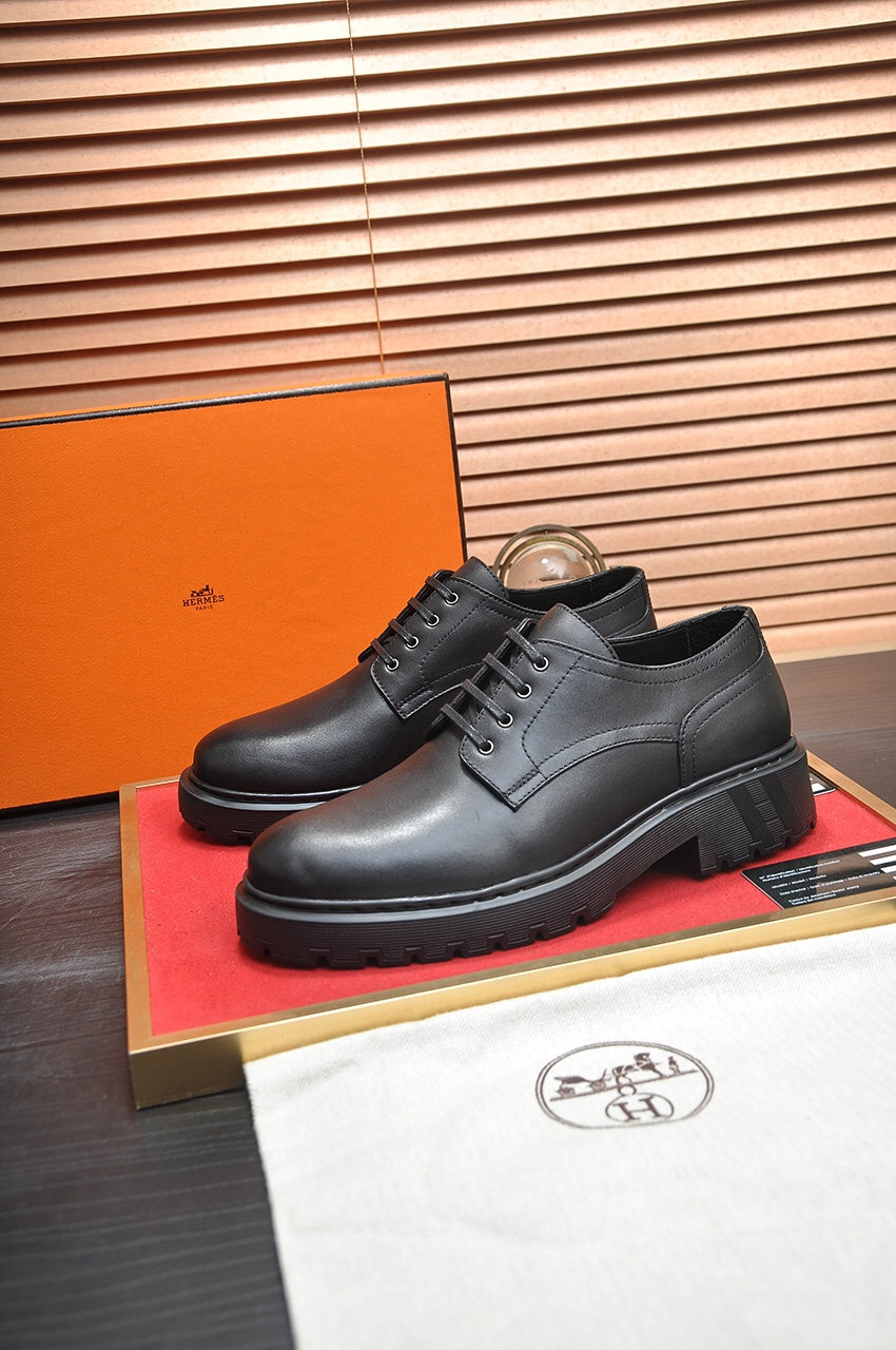 HM DANIEL TRAMPING SHOE BLACK CALFSKIN