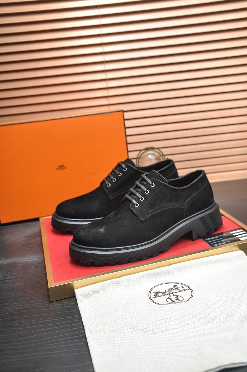 HM DANIEL TRAMPING SHOE BLACK SUEDE