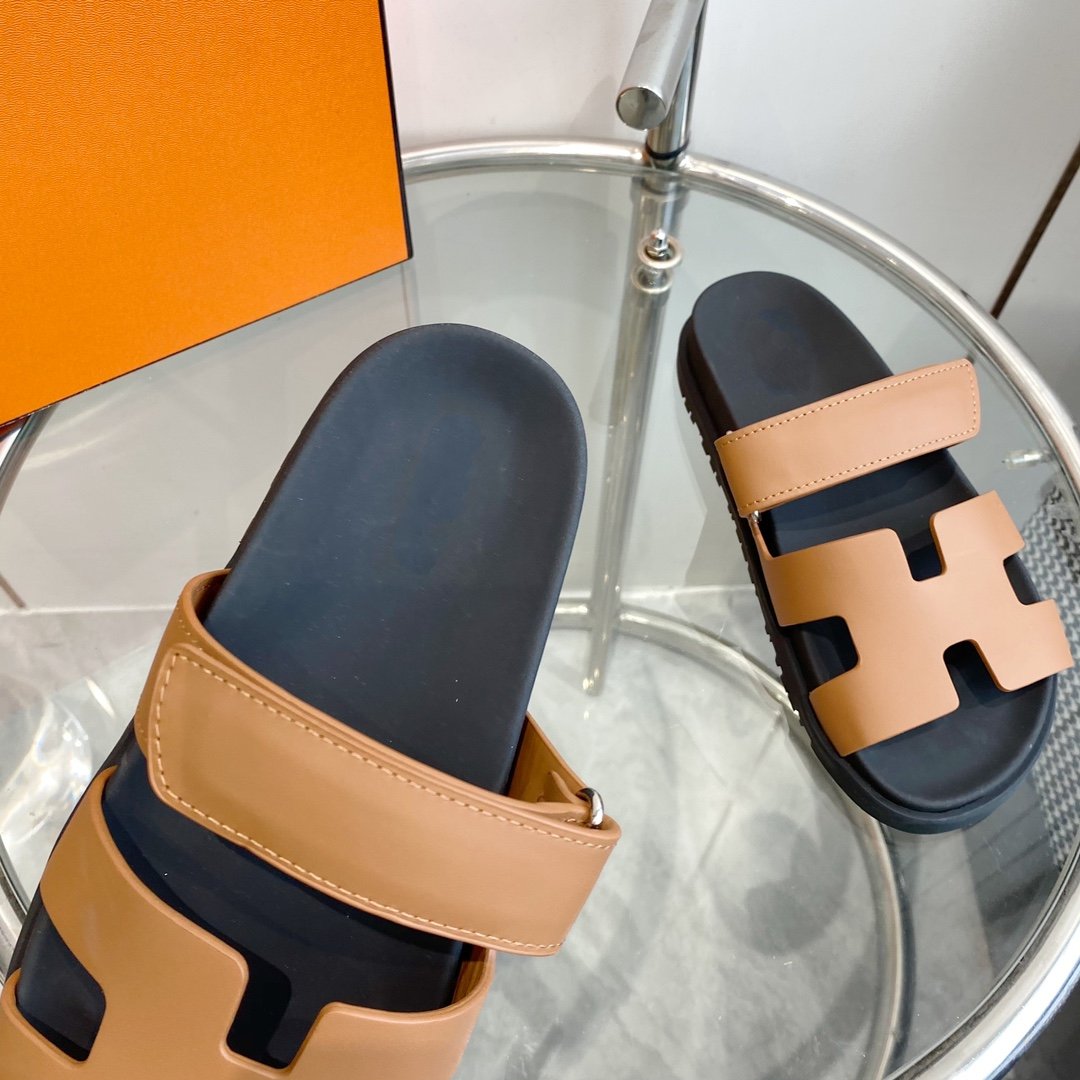 Chypre Sandal Brown Mastic Calfskin Leather