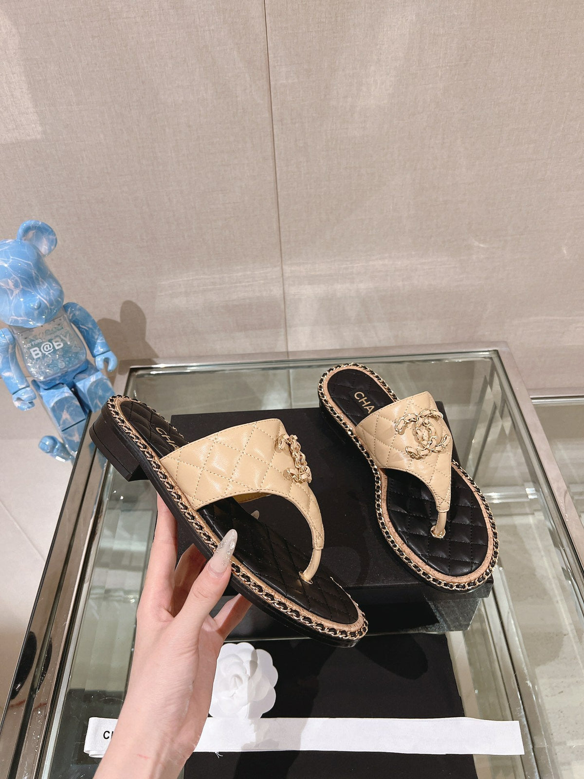 cc thong sandal 30 beige black quilted lambskin